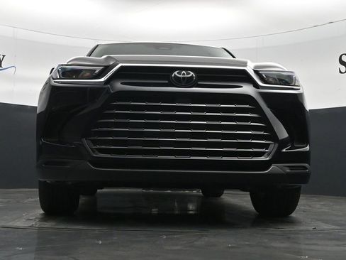 Used 2026 Toyota Grand Highlander FWD image 27