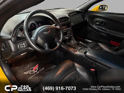 Used 2000 Chevrolet Corvette Coupe w/ Roof Pkg RWD image 14
