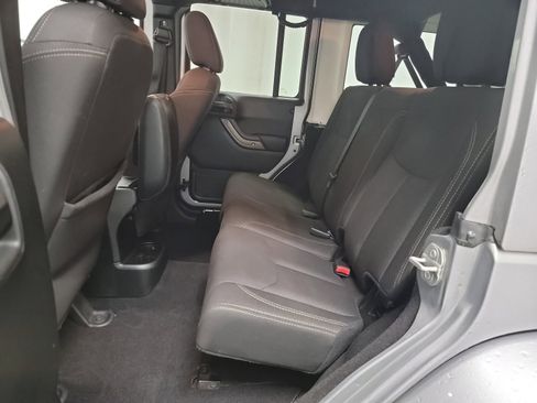 Used 2018 Jeep Wrangler Unlimited Sport image 27