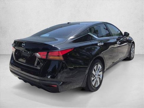 Certified 2025 Nissan Altima 2.5 S FWD image 5