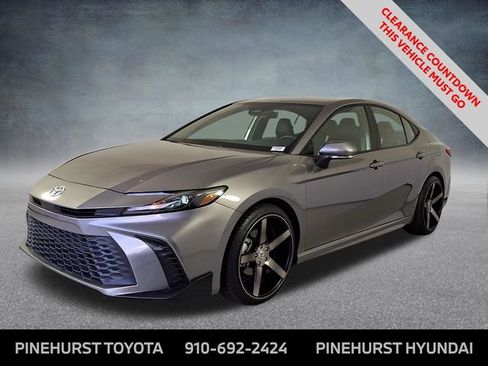 Used 2025 Toyota Camry SE w/ Multimedia Upgrade Package image 4