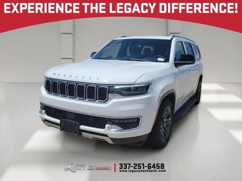 Used 2024 Jeep Wagoneer L Series II w/ Flexible Seating Group RWD image 1