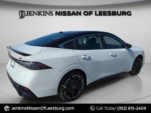 New 2026 Nissan Sentra SR w/ Floor Mat Package FWD image 6