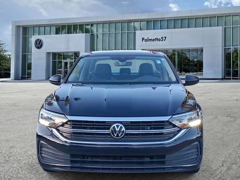 Used 2024 Volkswagen Jetta SE FWD image 2