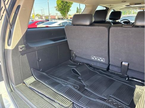 Used 2013 Chevrolet Suburban LTZ RWD image 23