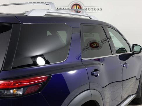 Used 2023 Nissan Pathfinder Platinum AWD/4WD image 47