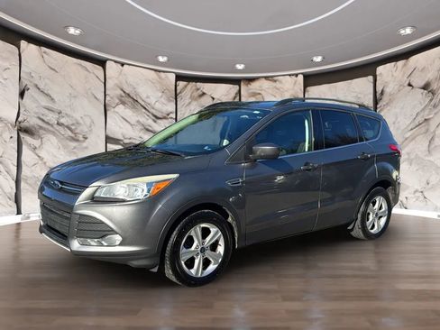 Used 2014 Ford Escape SE w/ Equipment Group 201A image 1
