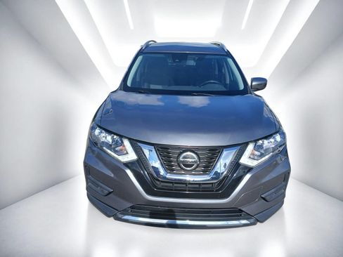 Used 2020 Nissan Rogue SV FWD image 3