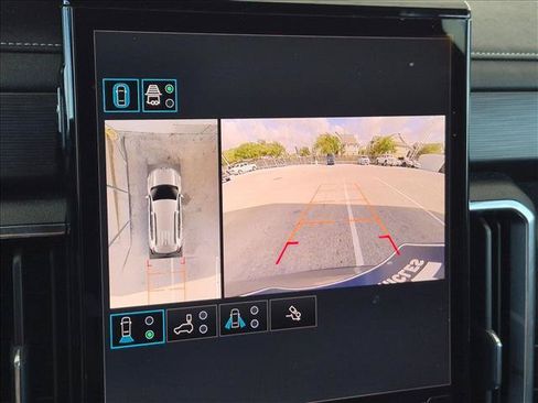 Used 2025 GMC Acadia Elevation w/ Elevation Premium Package FWD image 11