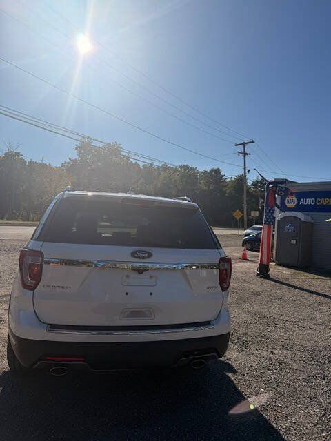 Used 2018 Ford Explorer Limited w/ Equipment Group 301A AWD/4WD image 6