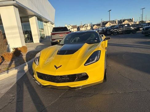 Used 2016 Chevrolet Corvette Z06 w/ 3LZ Preferred Equipment Group image 7