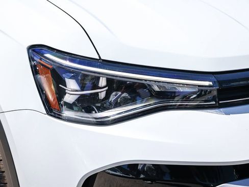 New 2025 Volkswagen Taos S image 14