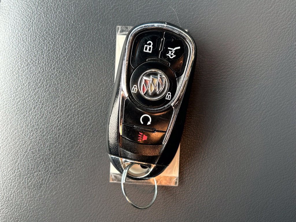 Used 2023 Buick Enclave Essence AWD/4WD image 22