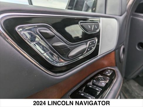 Used 2024 Lincoln Navigator Black Label AWD/4WD image 23