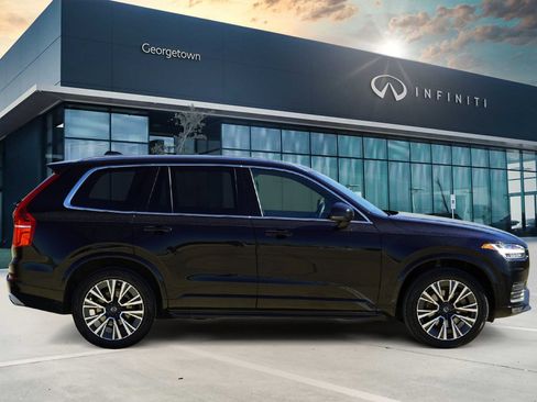 Used 2020 Volvo XC90 T6 Momentum w/ Advanced Package image 4