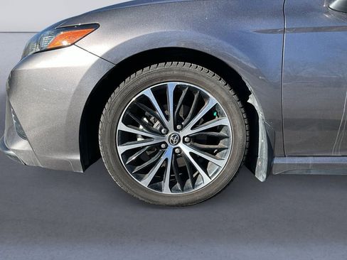 Used 2020 Toyota Camry SE image 14