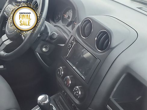 Used 2014 Jeep Patriot Latitude image 10