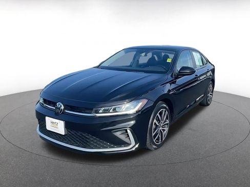 Used 2025 Volkswagen Jetta SE image 8