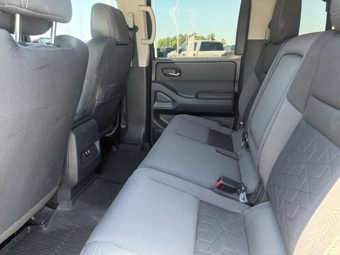 Used 2025 Nissan Frontier SV RWD image 23