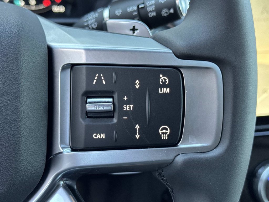 New 2026 Land Rover Discovery Limited Edition AWD/4WD image 29