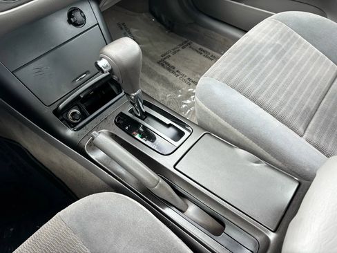 Used 2005 Toyota Camry LE image 14