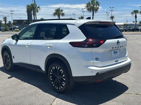 Used 2026 Nissan Rogue Dark Armor FWD image 3