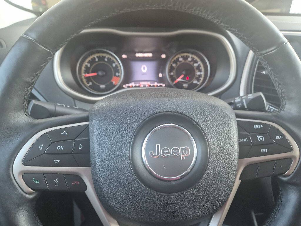 Used 2014 Jeep Cherokee Limited FWD image 11