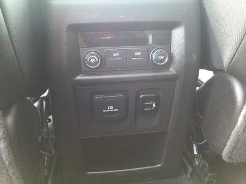 Used 2018 Chevrolet Traverse LT AWD/4WD image 29