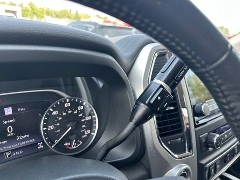 Used 2021 Nissan Titan SV w/ SV Convenience Package AWD/4WD image 46