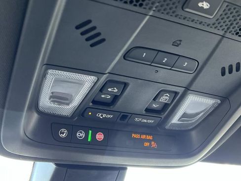 Used 2022 Cadillac XT6 Premium Luxury w/ LPO, Floor Liner Package AWD/4WD image 31