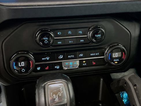 Used 2024 Ford Bronco Outer Banks AWD/4WD image 12