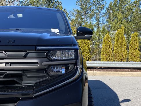 Used 2025 Ford Expedition Tremor image 41