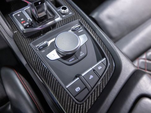 Used 2021 Audi R8 V10 w/ Premium Package image 42