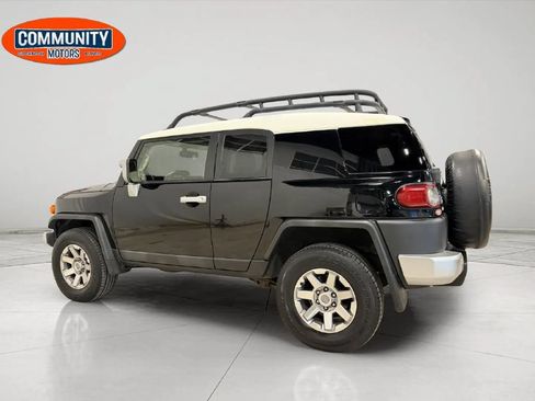 Used 2014 Toyota FJ Cruiser 4WD w/ Convenience Package image 4