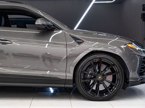 Used 2022 Lamborghini Urus AWD/4WD image 8