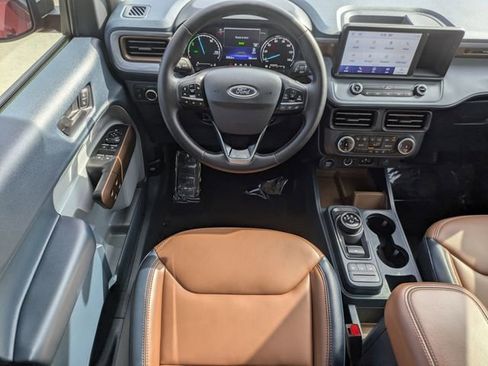 Used 2024 Ford Maverick Lariat image 12