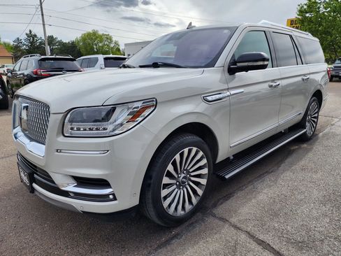 Used 2019 Lincoln Navigator L Reserve AWD/4WD image 4