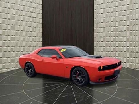 Used 2016 Dodge Challenger R/T Scat Pack RWD image 2