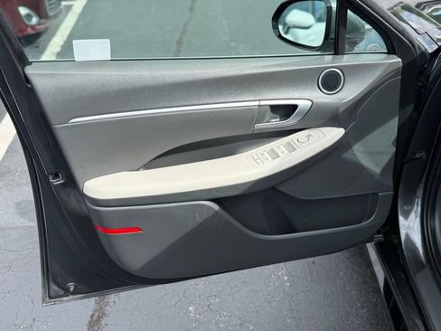Used 2025 Hyundai Sonata SEL FWD image 13