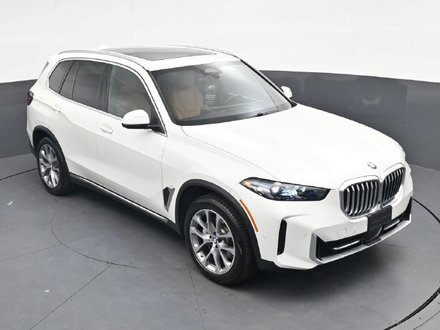 Certified 2024 BMW X5 xDrive40i w/ Parking Assistance Package AWD/4WD image 24