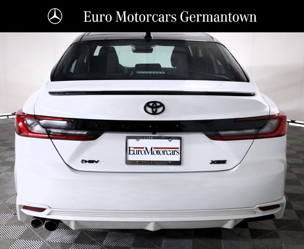 Used 2025 Toyota Camry XSE FWD image 5