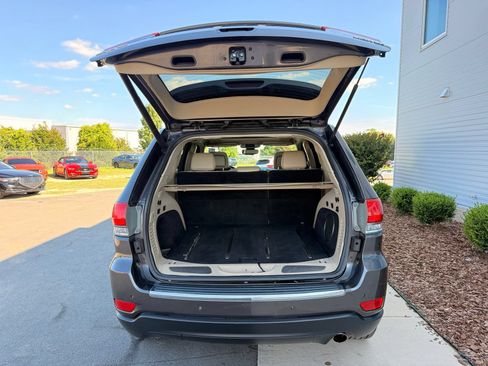 Used 2017 Jeep Grand Cherokee Limited w/ Luxury Group II AWD/4WD image 44
