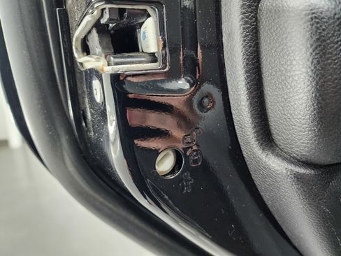 Used 2012 Jeep Wrangler Unlimited Sport image 32