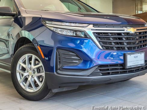 Used 2022 Chevrolet Equinox LS FWD image 2