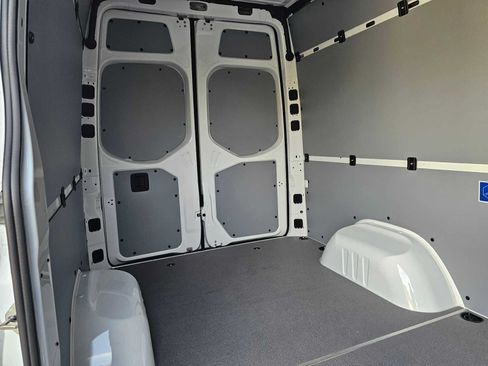 Used 2024 Mercedes-Benz Sprinter 3500 image 13