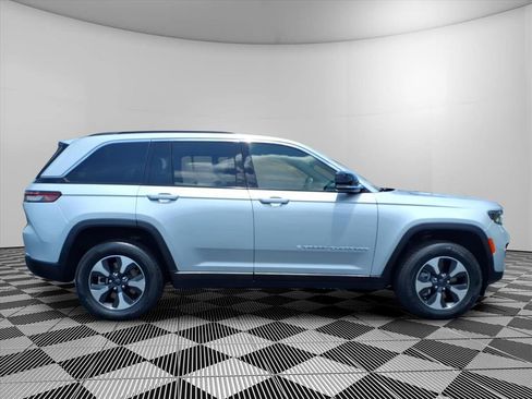 Used 2024 Jeep Grand Cherokee Limited 4xe AWD/4WD image 30