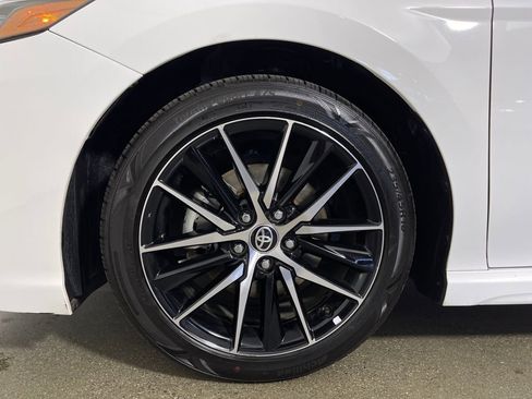 Used 2024 Toyota Camry SE FWD image 11