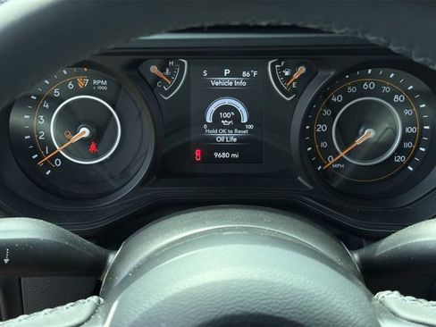 Certified 2025 Jeep Gladiator Sport AWD/4WD image 22