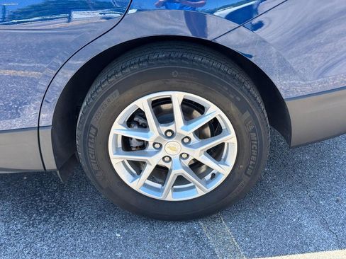 Used 2023 Chevrolet Equinox LS w/ LS Convenience Package FWD image 9
