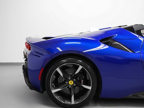 Used 2023 Ferrari SF90 Spider image 35